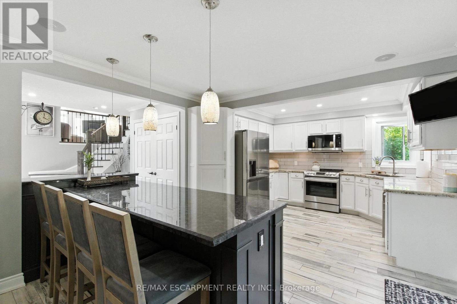 36 Pinecreek Road, Hamilton, Ontario  L0R 2H5 - Photo 11 - X12430007