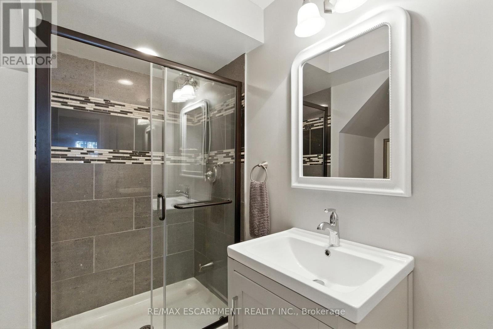 36 Pinecreek Road, Hamilton, Ontario  L0R 2H5 - Photo 39 - X12430007