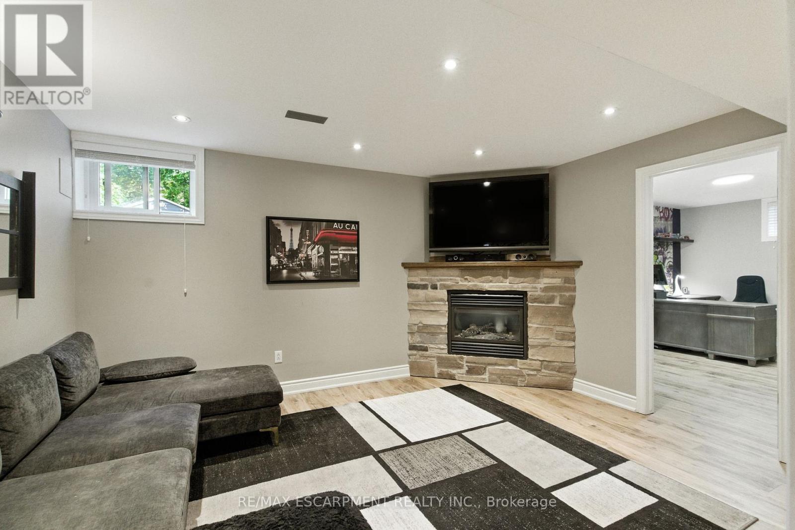 36 Pinecreek Road, Hamilton, Ontario  L0R 2H5 - Photo 40 - X12430007