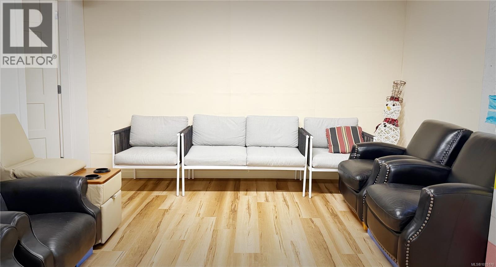 1935 San Juan Ave, Saanich, British Columbia  V8N 2J3 - Photo 52 - 1015178