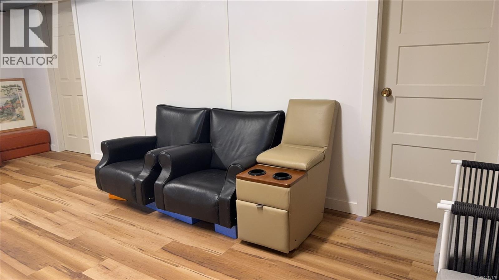 1935 San Juan Ave, Saanich, British Columbia  V8N 2J3 - Photo 50 - 1015178