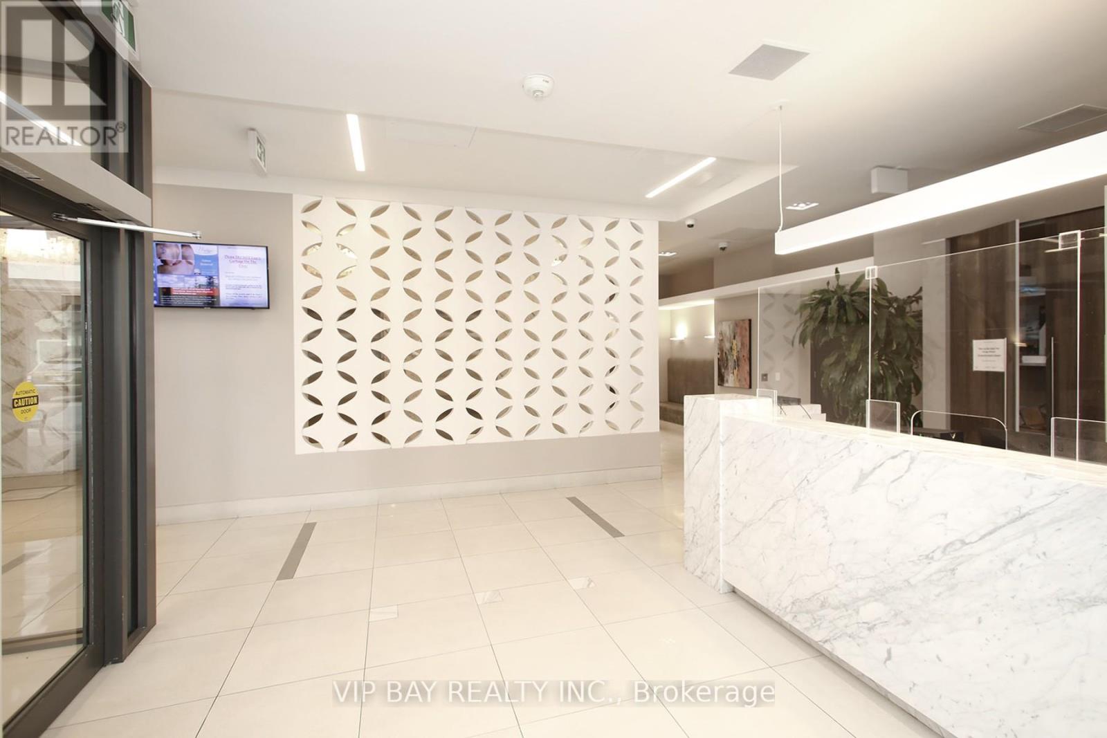 1608 - 9618 Yonge Street, Richmond Hill, Ontario  L4C 0X5 - Photo 24 - N12430021