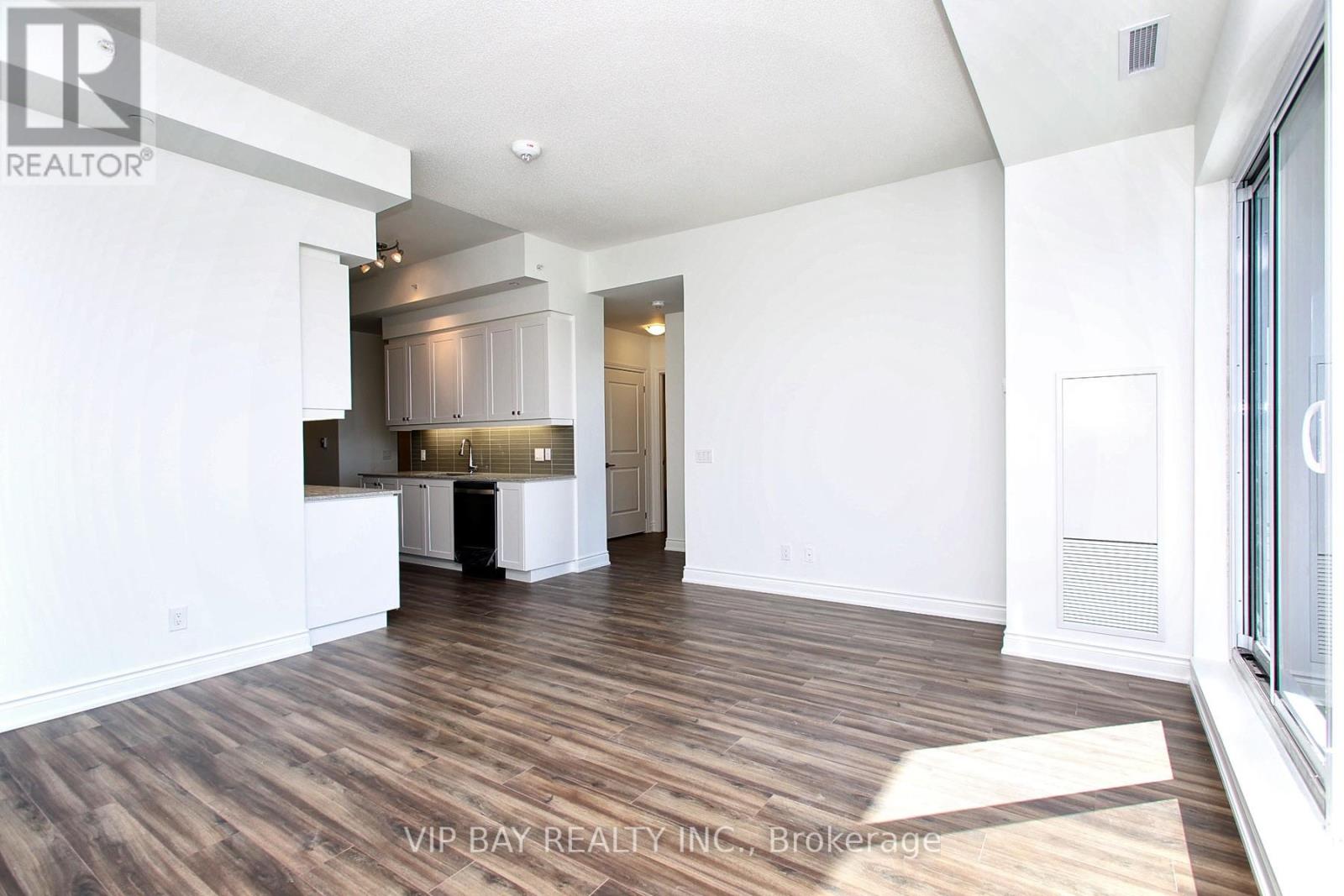 1608 - 9618 Yonge Street, Richmond Hill, Ontario  L4C 0X5 - Photo 4 - N12430021