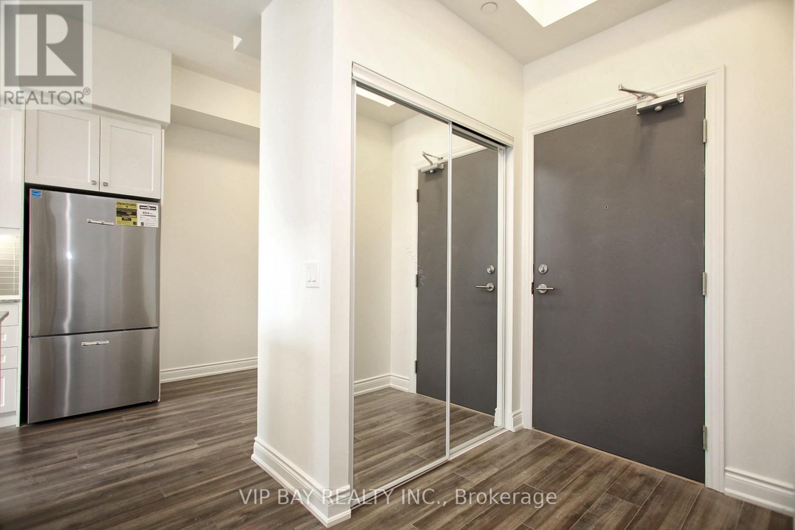 1608 - 9618 Yonge Street, Richmond Hill, Ontario  L4C 0X5 - Photo 5 - N12430021