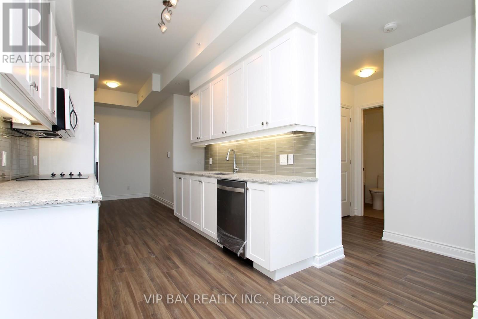 1608 - 9618 Yonge Street, Richmond Hill, Ontario  L4C 0X5 - Photo 6 - N12430021