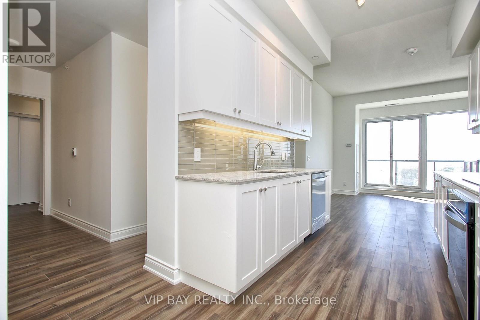 1608 - 9618 Yonge Street, Richmond Hill, Ontario  L4C 0X5 - Photo 9 - N12430021