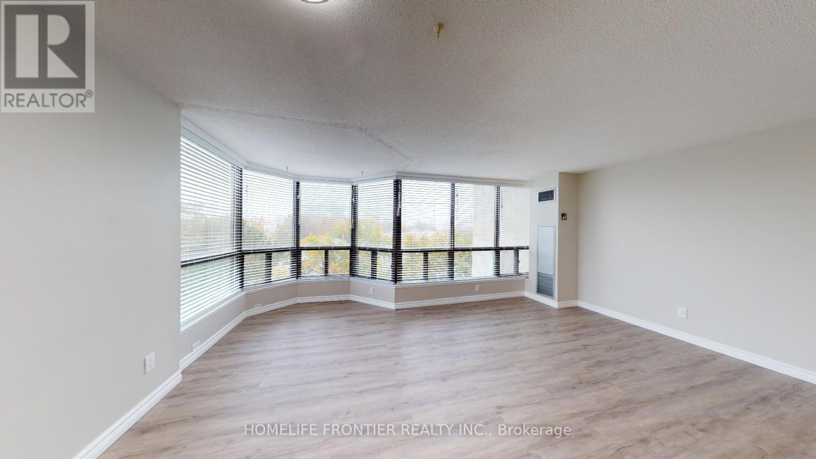 605 - 200 Robert Speck Parkway, Mississauga, Ontario  L4Z 1S3 - Photo 4 - W12430026