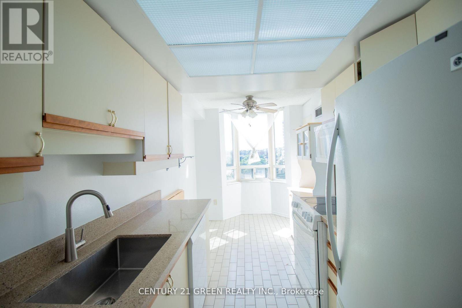 706 - 5 Lisa Street, Brampton, Ontario  L6T 4T4 - Photo 11 - W12430029