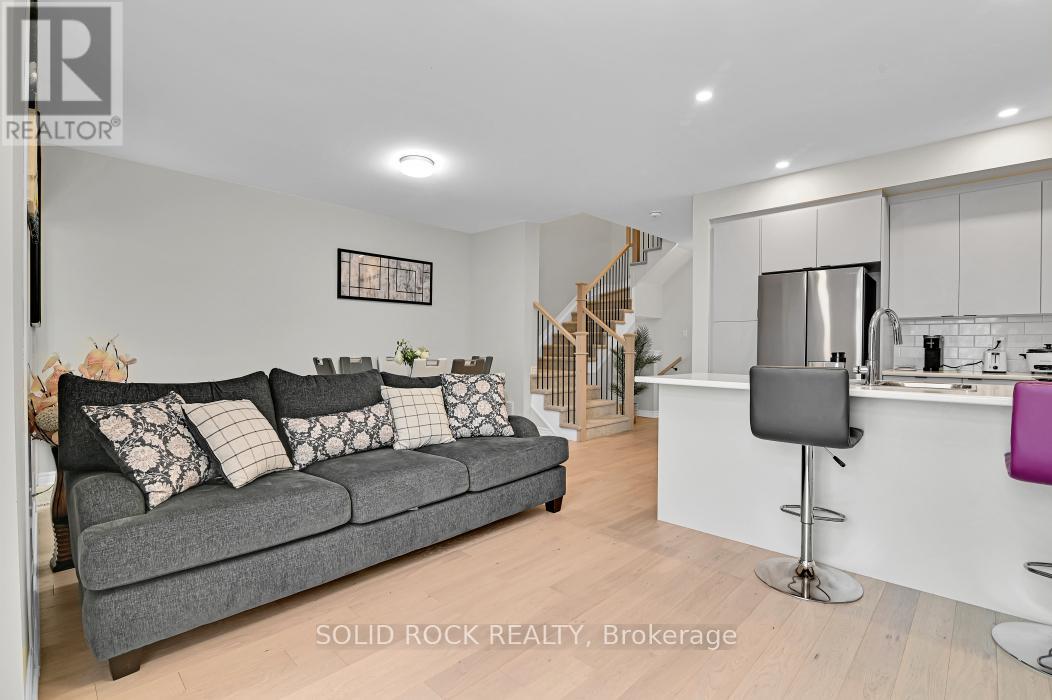 39 Jargeau Road, Ottawa, Ontario  K1W 0S7 - Photo 10 - N12430055