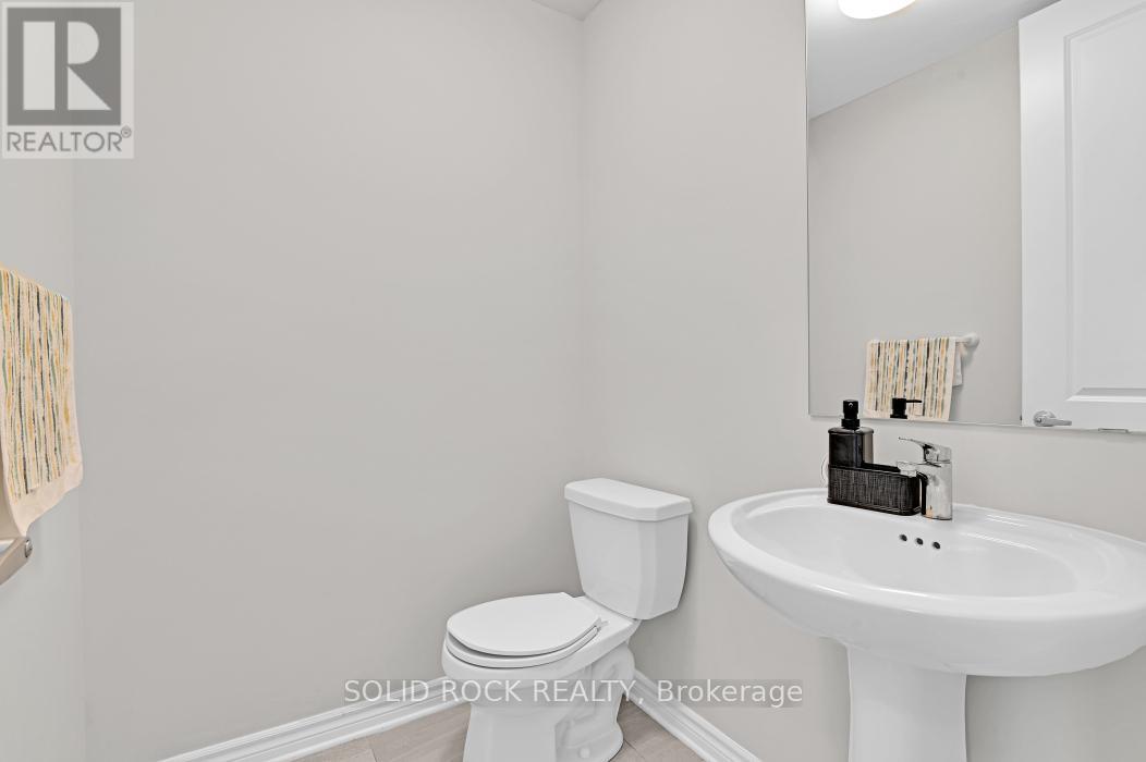 39 Jargeau Road, Ottawa, Ontario  K1W 0S7 - Photo 4 - N12430055
