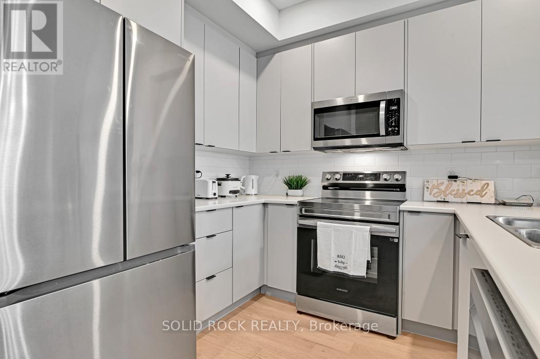 39 Jargeau Road, Ottawa, Ontario  K1W 0S7 - Photo 6 - N12430055