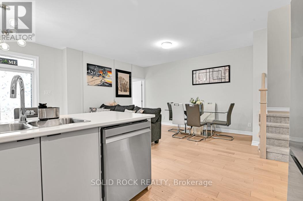 39 Jargeau Road, Ottawa, Ontario  K1W 0S7 - Photo 7 - N12430055