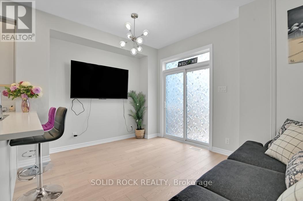 39 Jargeau Road, Ottawa, Ontario  K1W 0S7 - Photo 9 - N12430055