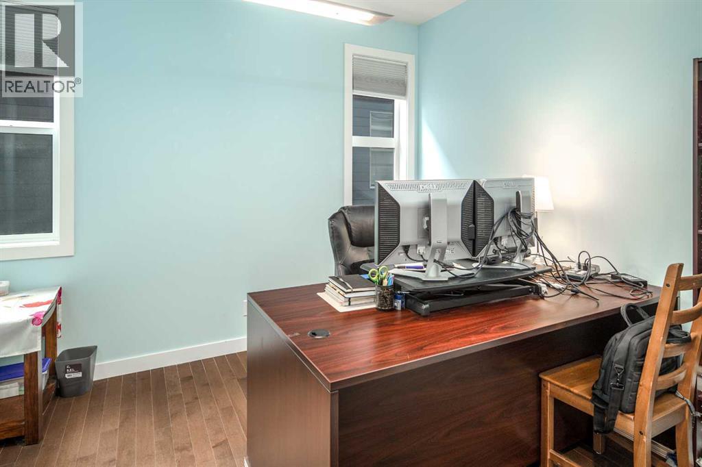 767 Shawnee Drive Sw, Calgary, Alberta  T2Y 1V6 - Photo 13 - A2258396