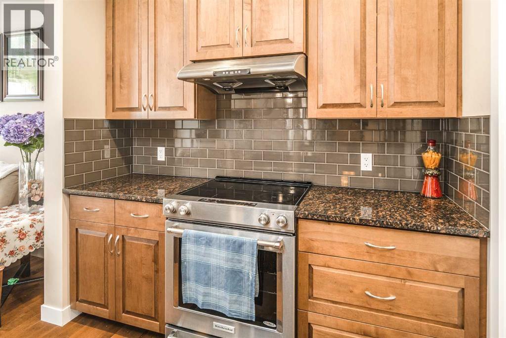 767 Shawnee Drive Sw, Calgary, Alberta  T2Y 1V6 - Photo 9 - A2258396