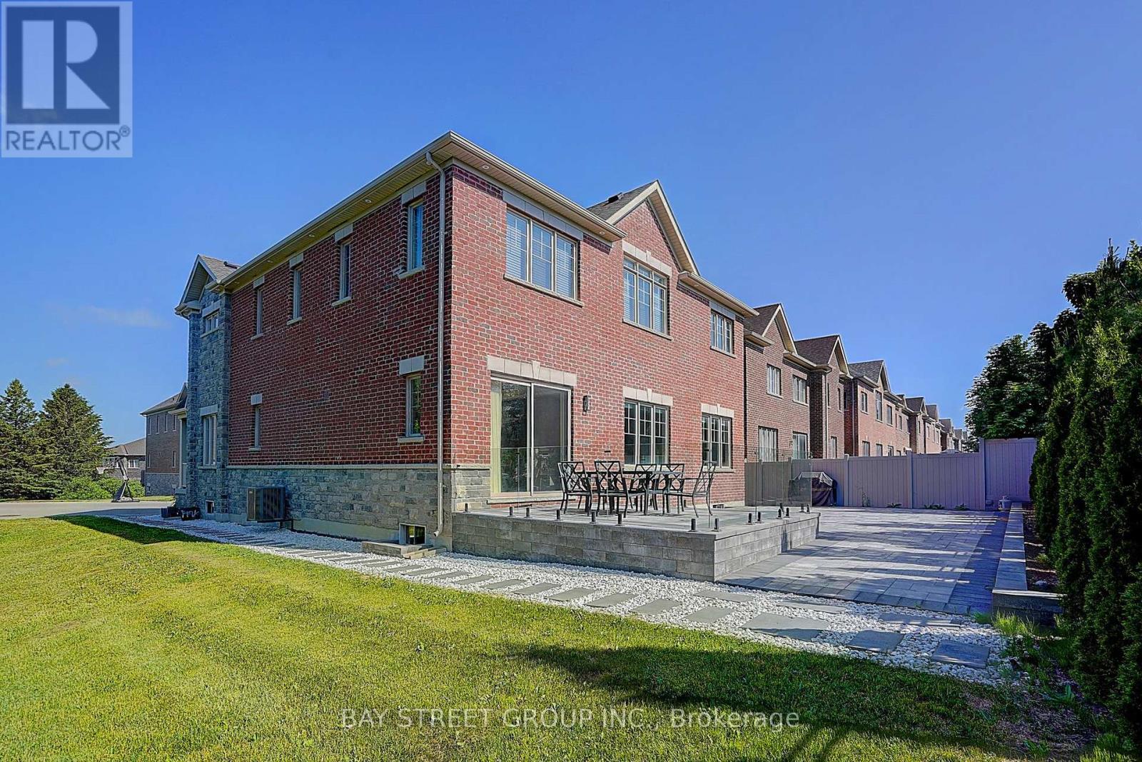 96 Match Point Court, Aurora, Ontario  L4G 3J1 - Photo 36 - N12382834