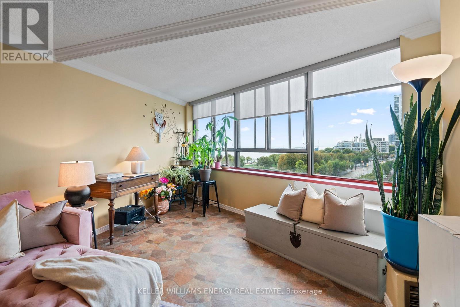 704 - 270 Queens Quay W, Toronto, Ontario  M5J 2N4 - Photo 10 - C12428096