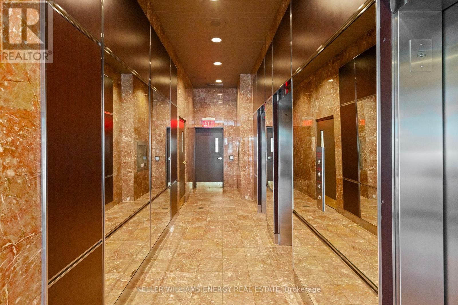 704 - 270 Queens Quay W, Toronto, Ontario  M5J 2N4 - Photo 5 - C12428096