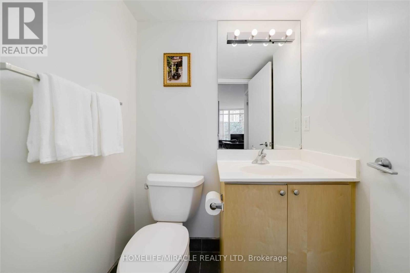 203 - 219 Fort York Boulevard, Toronto, Ontario  M5V 1B1 - Photo 12 - C12430037