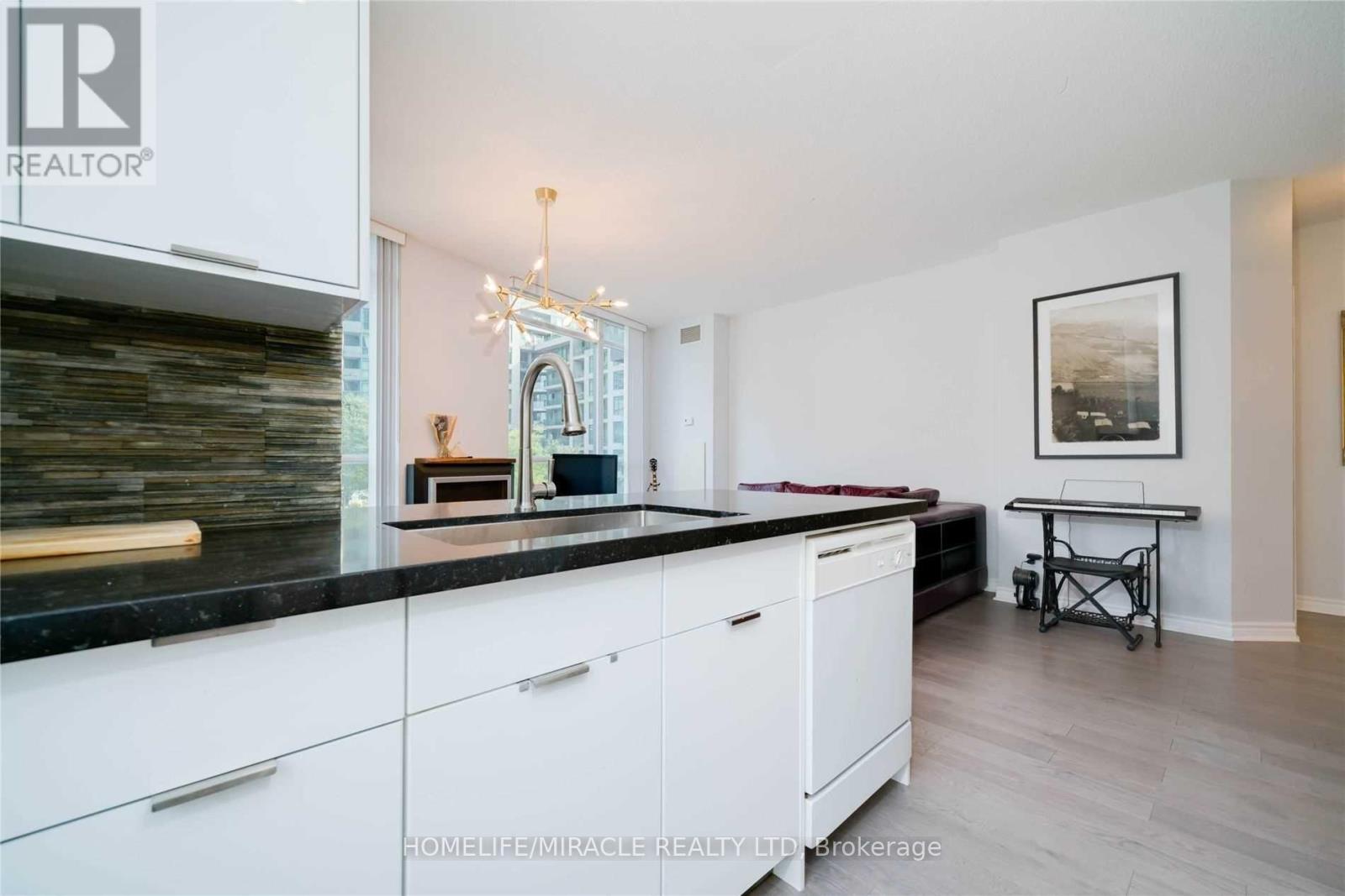 203 - 219 Fort York Boulevard, Toronto, Ontario  M5V 1B1 - Photo 19 - C12430037