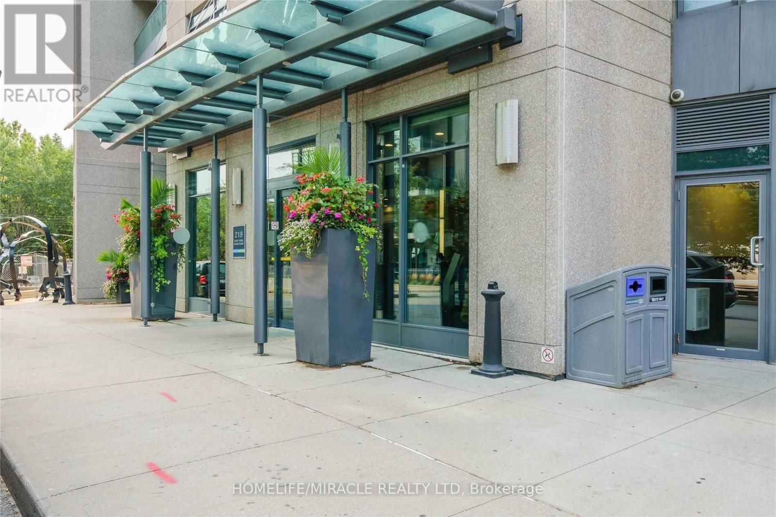 203 - 219 Fort York Boulevard, Toronto, Ontario  M5V 1B1 - Photo 3 - C12430037