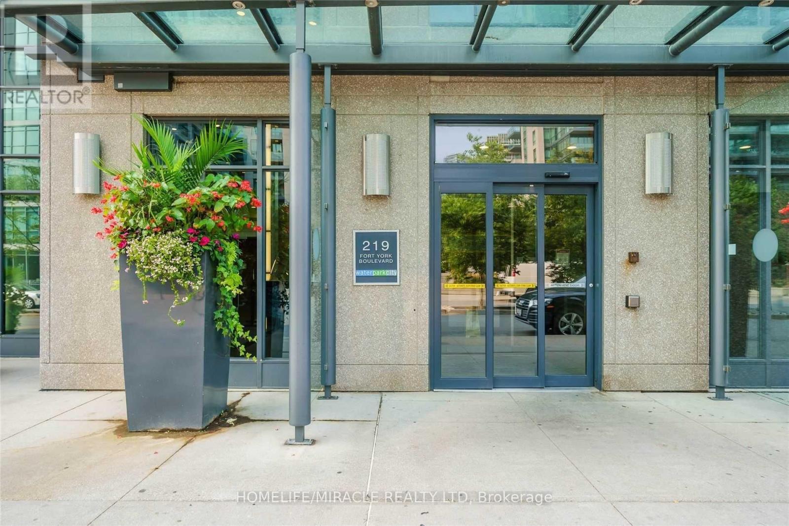 203 - 219 Fort York Boulevard, Toronto, Ontario  M5V 1B1 - Photo 5 - C12430037