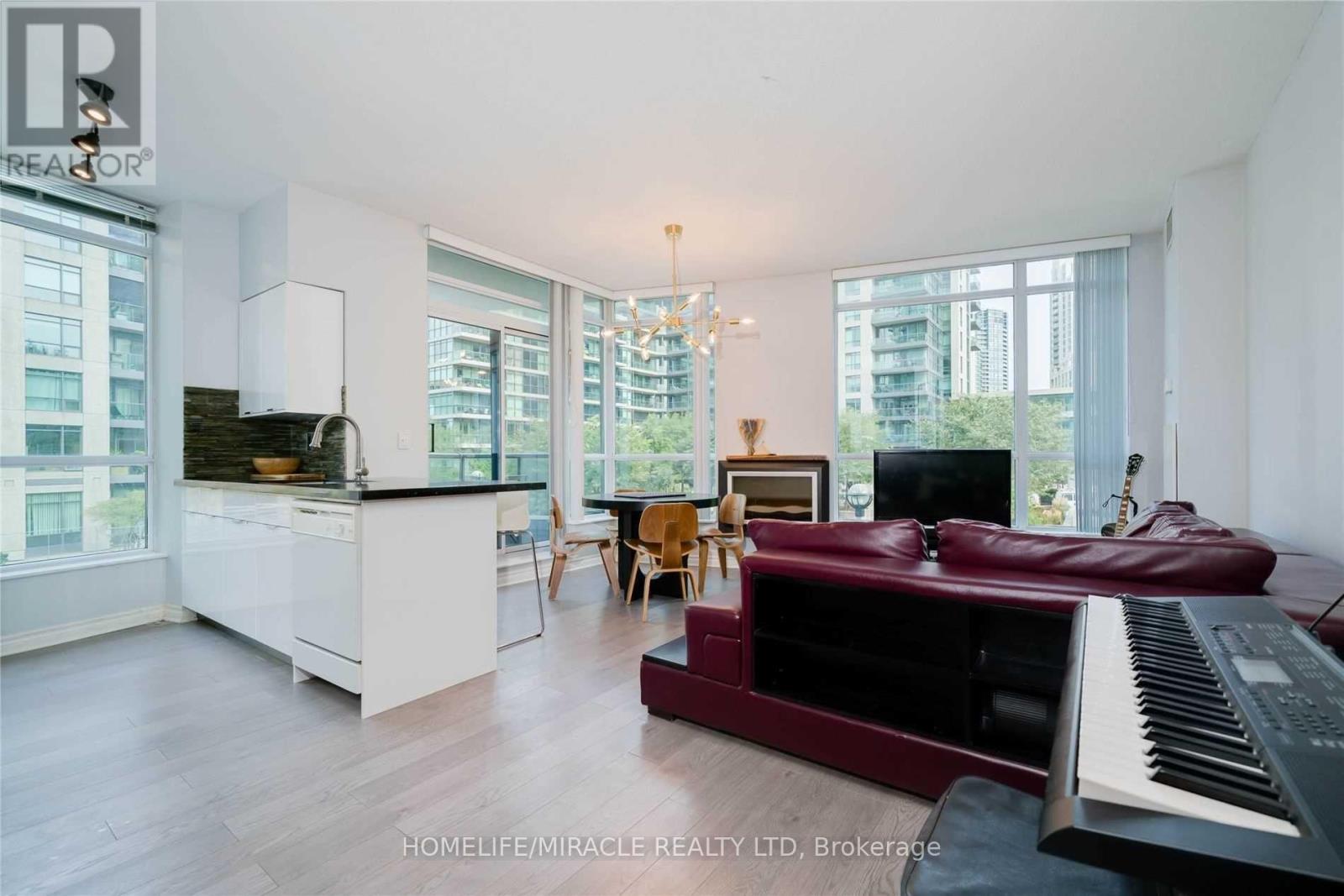 203 - 219 Fort York Boulevard, Toronto, Ontario  M5V 1B1 - Photo 8 - C12430037
