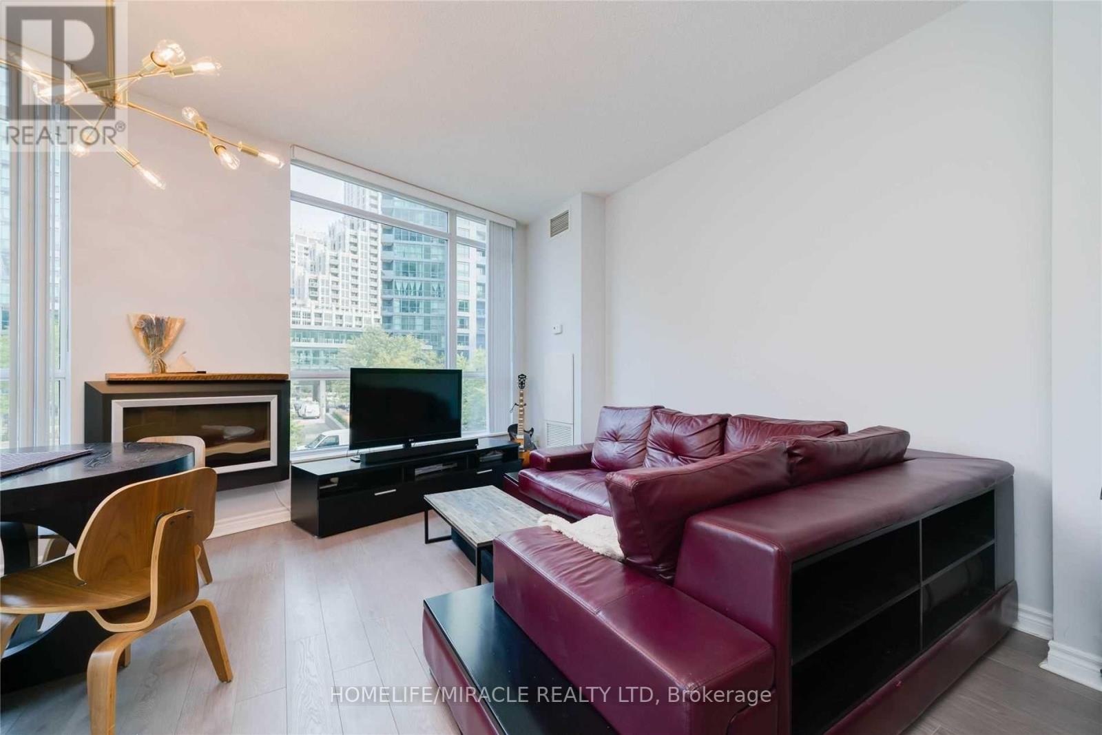 203 - 219 Fort York Boulevard, Toronto, Ontario  M5V 1B1 - Photo 9 - C12430037