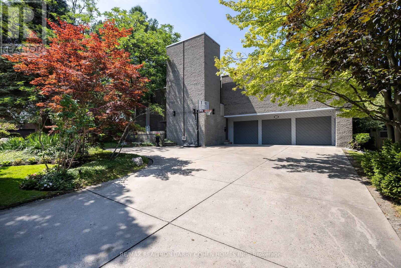 10 Penwood Crescent, Toronto, Ontario  M3B 2B9 - Photo 3 - C12317000