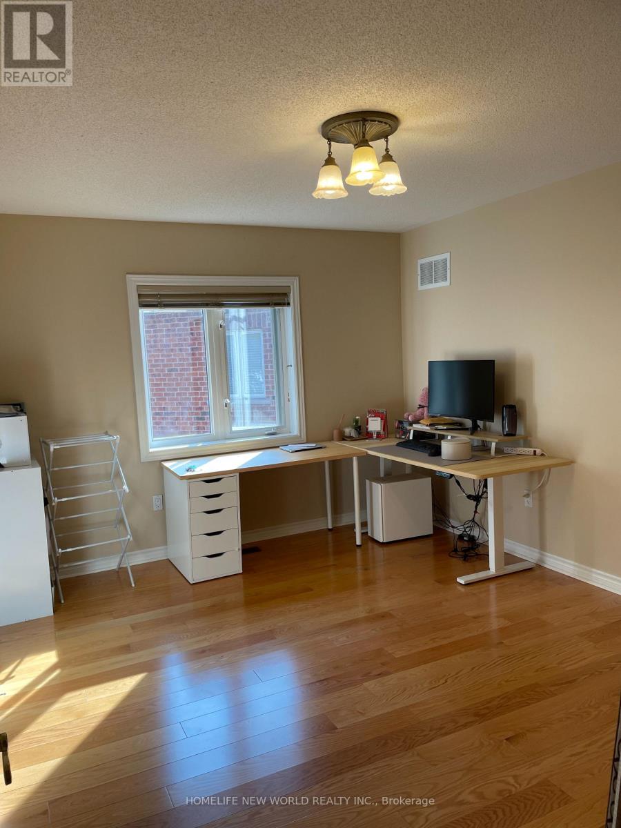 39 Green Meadows Circle, Toronto (Don Valley Village), Ontario  M2J 5G6 - Photo 15 - C12416722