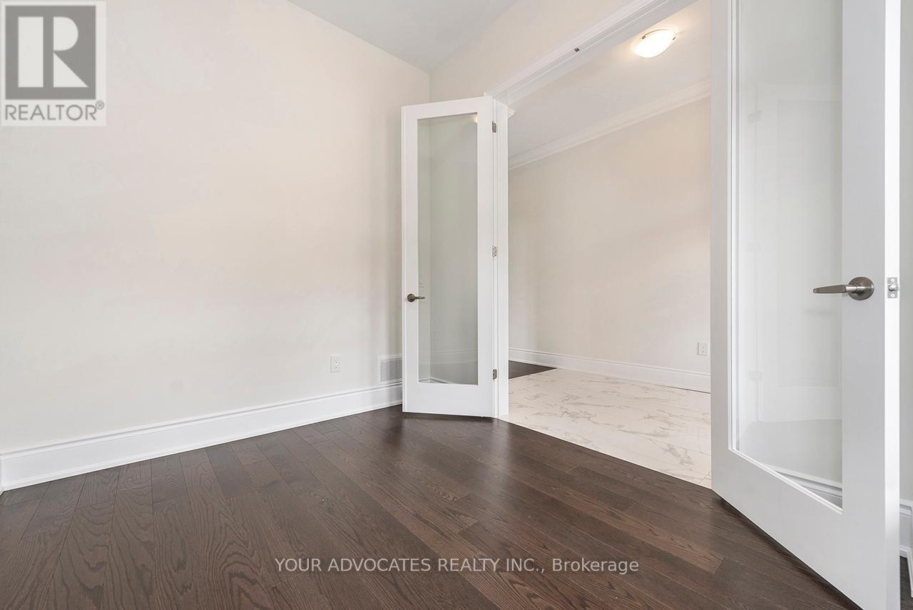 110 James Walker Avenue, Caledon, Ontario  L7C 4N1 - Photo 6 - W12430044
