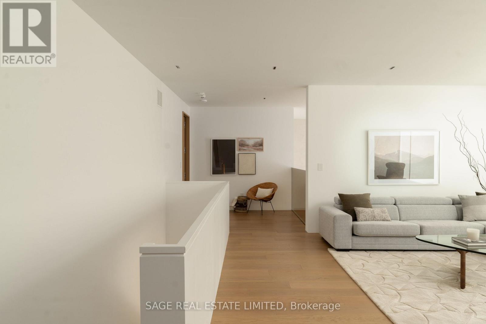 38 Ravensbourne Crescent, Toronto, Ontario  M9A 2A8 - Photo 27 - W12430060