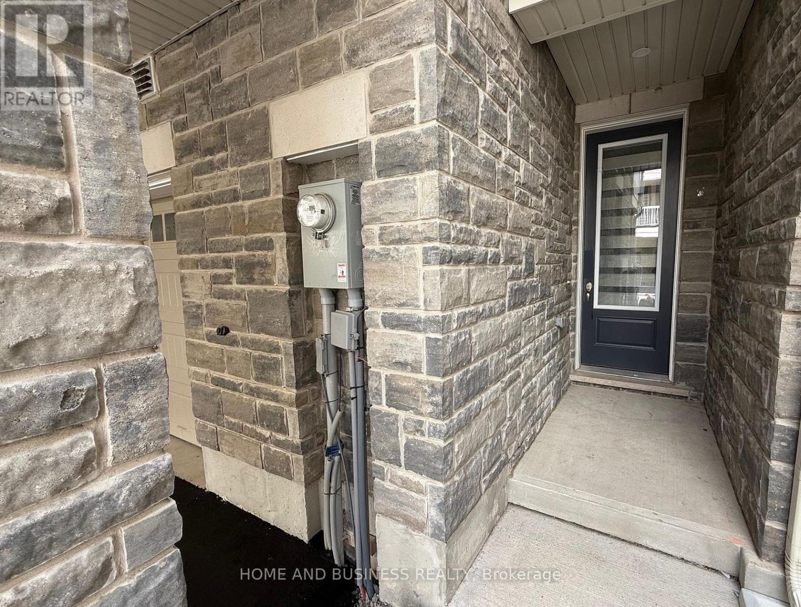 43 - 1317 Leriche Way, Milton, Ontario  L9E 0H5 - Photo 2 - W12430066