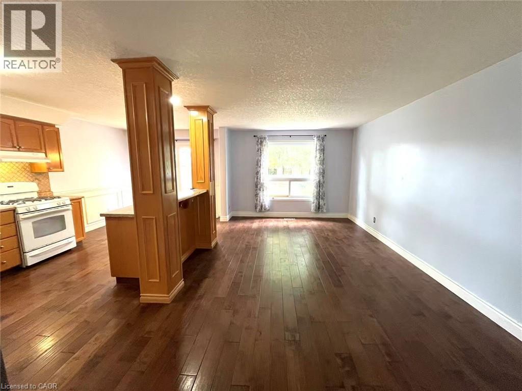 106 Mountain Mint Crescent, Kitchener, Ontario  N2E 3R7 - Photo 3 - 40774137