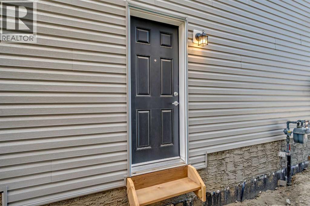 2034 Southwinds Row Sw, Airdrie, Alberta  T4B 5V1 - Photo 48 - A2248310