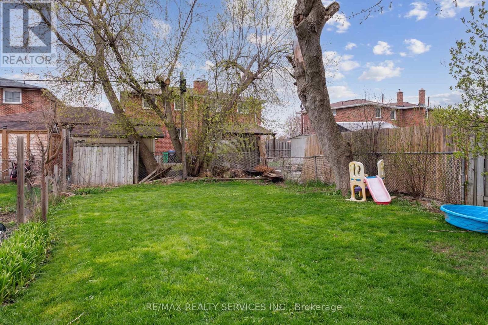 82 Rosedale Avenue W, Brampton, Ontario  L6X 1K1 - Photo 17 - W12428612