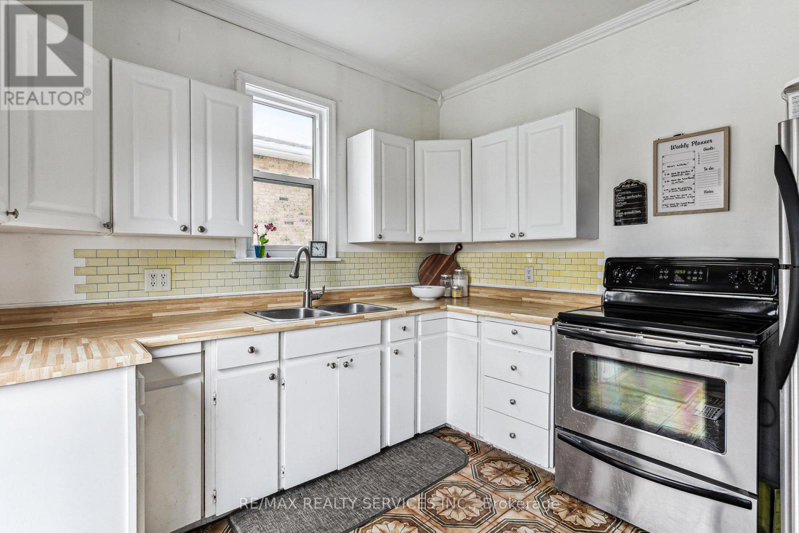 82 Rosedale Avenue W, Brampton, Ontario  L6X 1K1 - Photo 7 - W12428612
