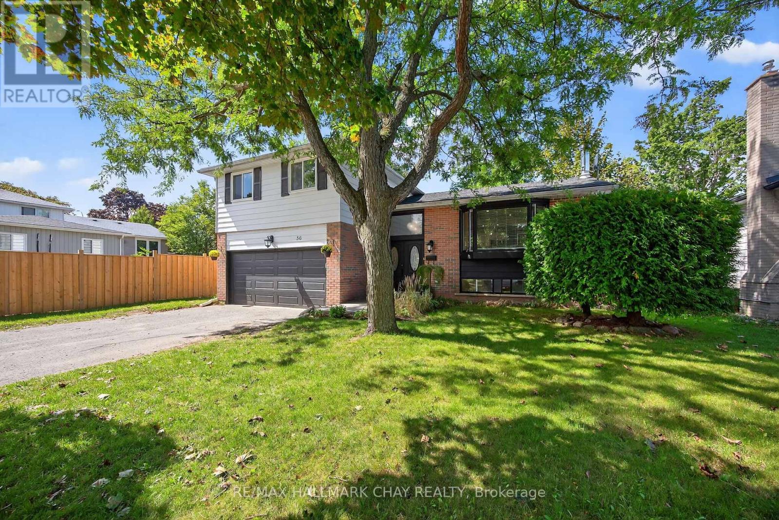 56 Briar Road, Barrie, Ontario  L4N 3M4 - Photo 2 - S12430073