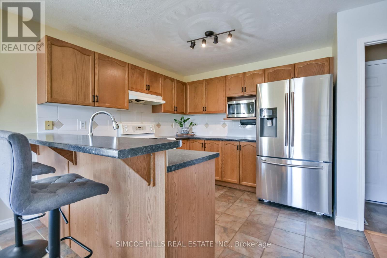 73 Vanessa Drive, Orillia, Ontario  L3V 7W9 - Photo 9 - S12430074