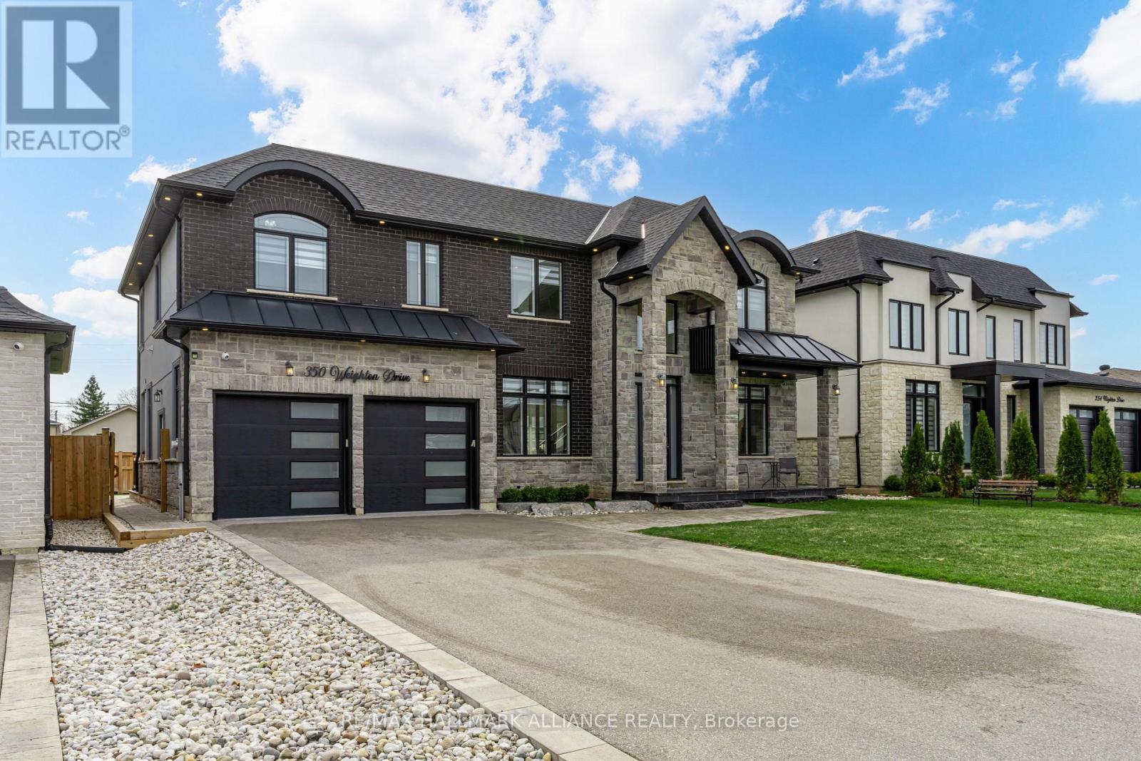 350 Weighton Drive, Oakville, Ontario  L6K 2R4 - Photo 2 - W12430075
