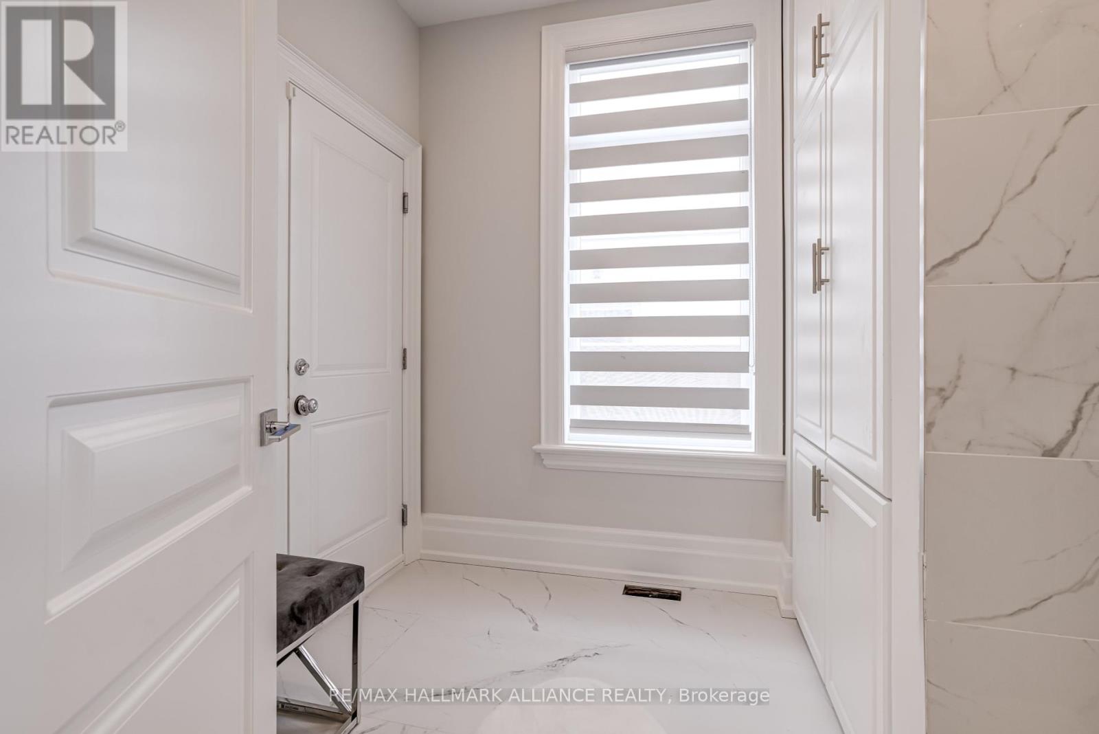 350 Weighton Drive, Oakville, Ontario  L6K 2R4 - Photo 22 - W12430075