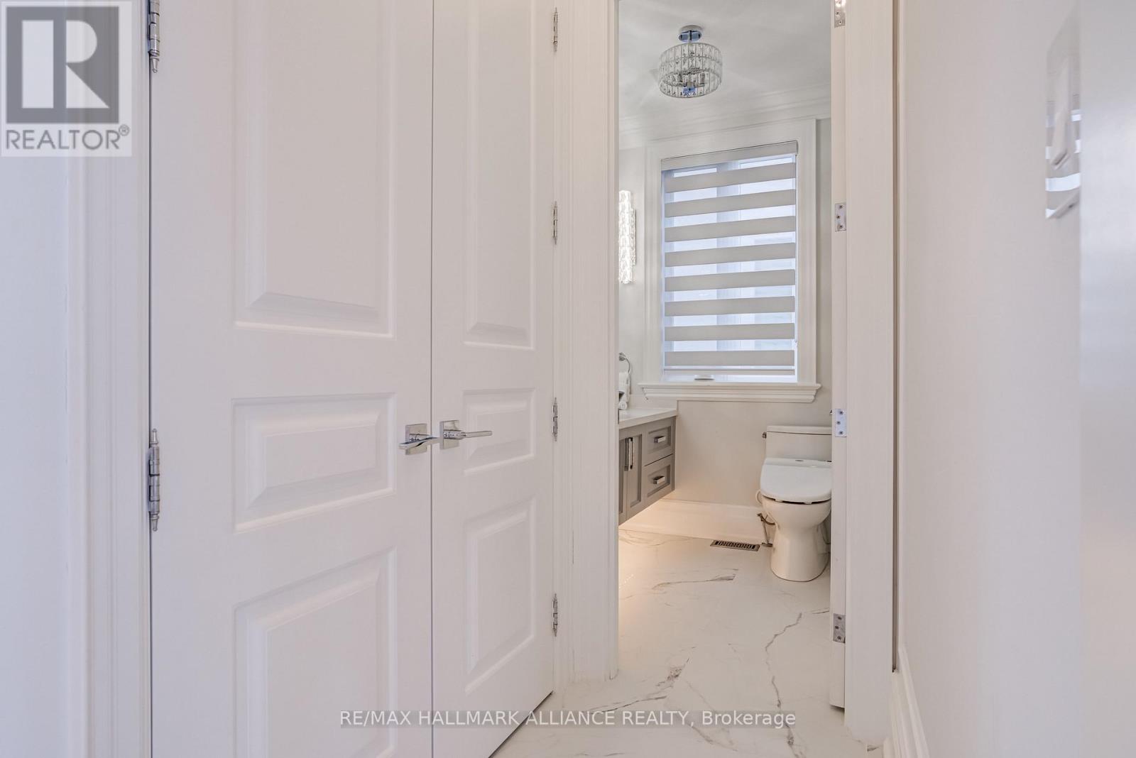 350 Weighton Drive, Oakville, Ontario  L6K 2R4 - Photo 24 - W12430075