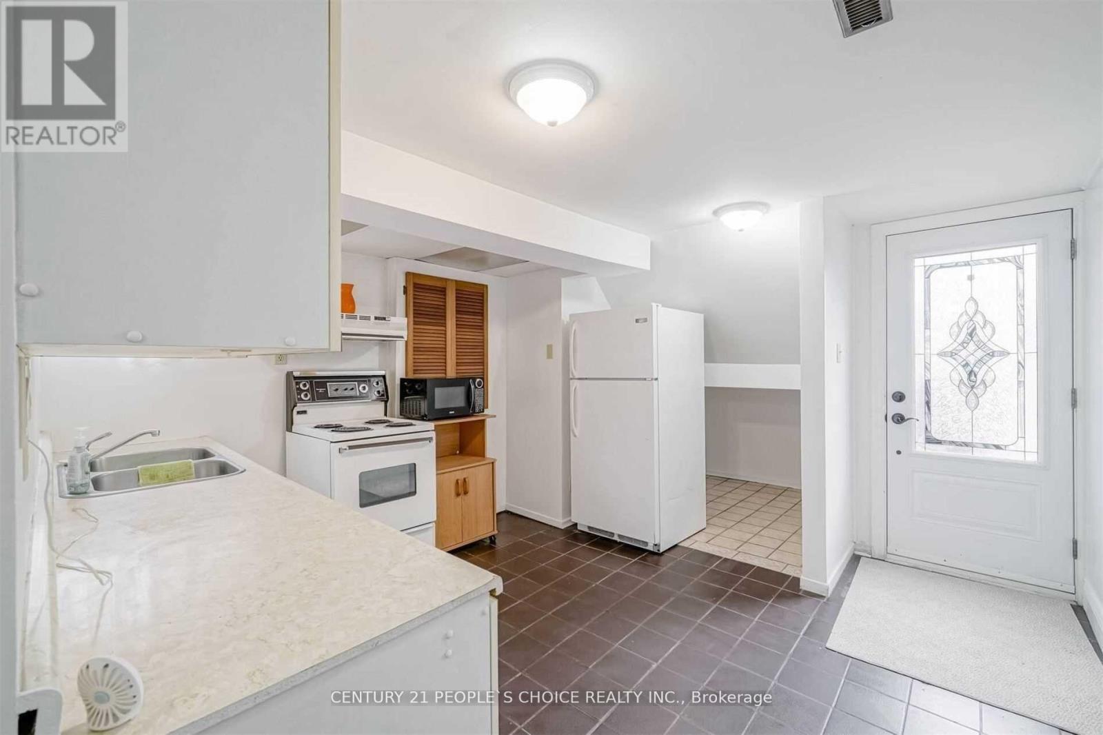 (Lower) - 58 Camberley Crescent, Brampton, Ontario  L6V 3L4 - Photo 2 - W12430081