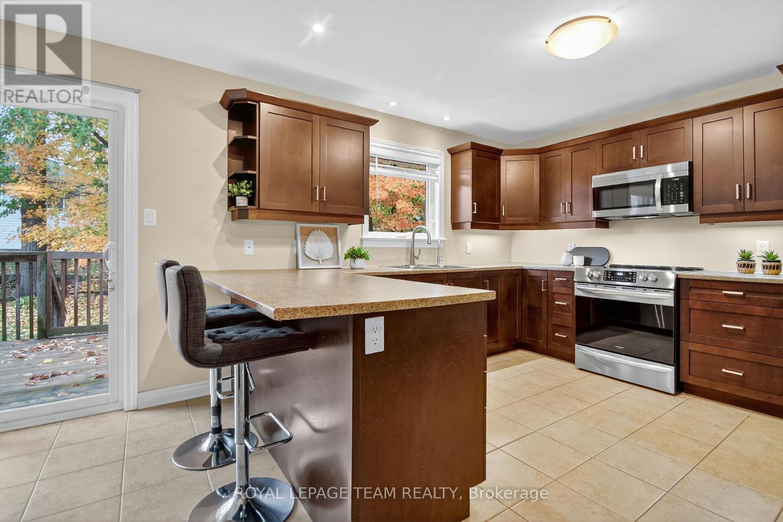 124 Comba Drive, Carleton Place, Ontario  K7C 4V7 - Photo 10 - X12430096