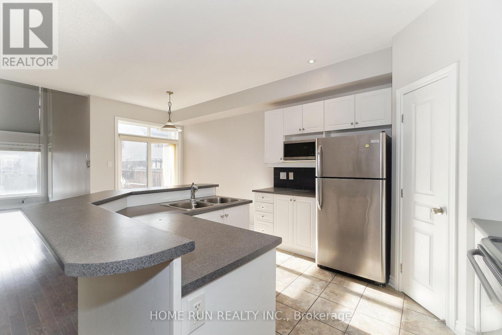 115 Watchhorn Grove, Ottawa, Ontario  K1V 2N3 - Photo 13 - X12430112