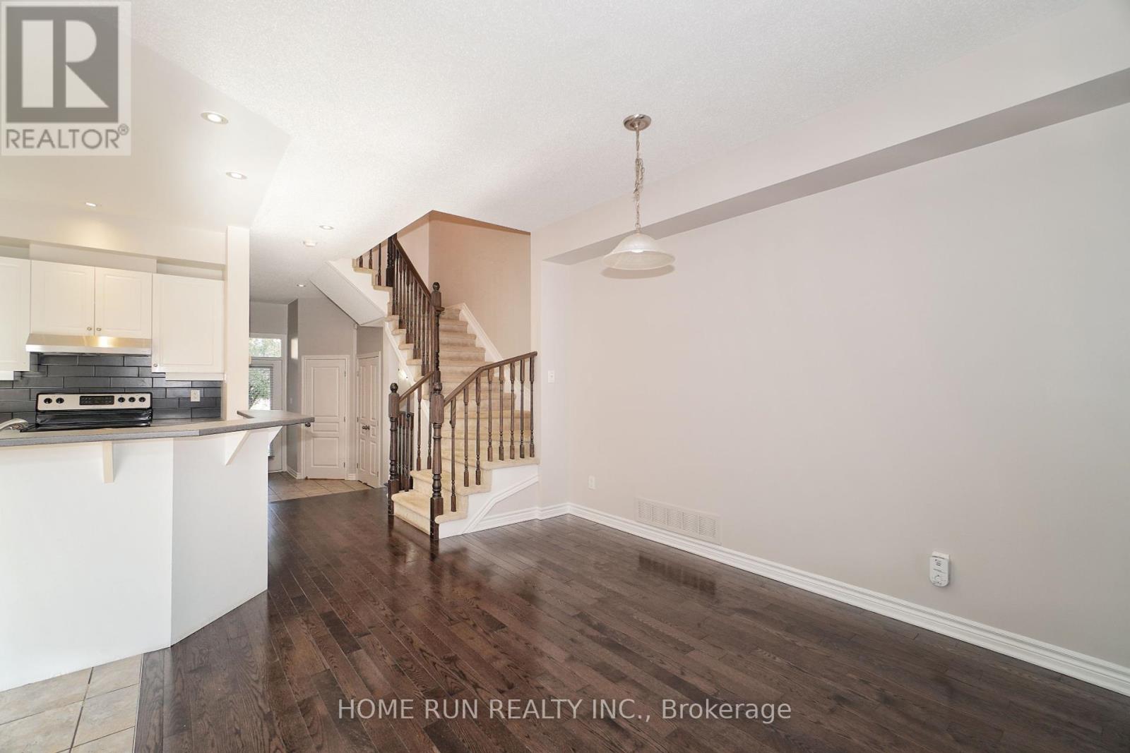 115 Watchhorn Grove, Ottawa, Ontario  K1V 2N3 - Photo 7 - X12430112