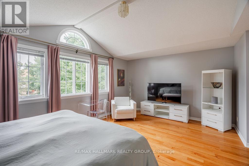 62 Wittingham Drive, Ottawa, Ontario  K2G 6H5 - Photo 24 - X12430116