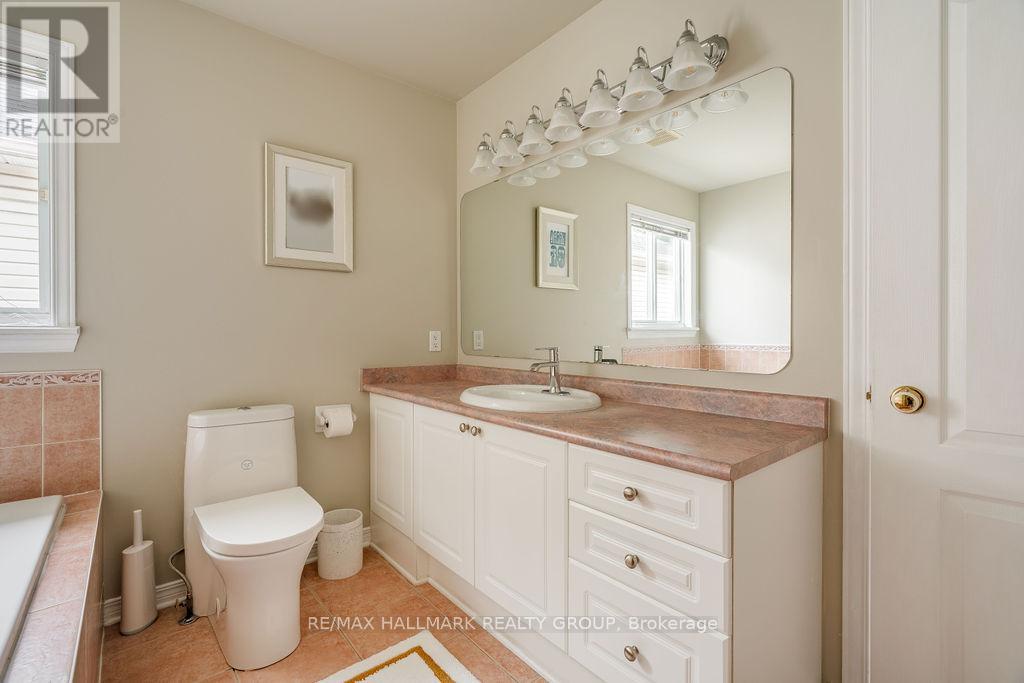 62 Wittingham Drive, Ottawa, Ontario  K2G 6H5 - Photo 27 - X12430116