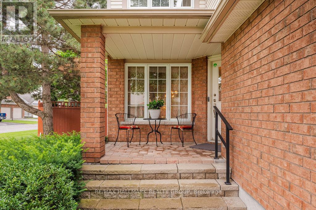 62 Wittingham Drive, Ottawa, Ontario  K2G 6H5 - Photo 3 - X12430116