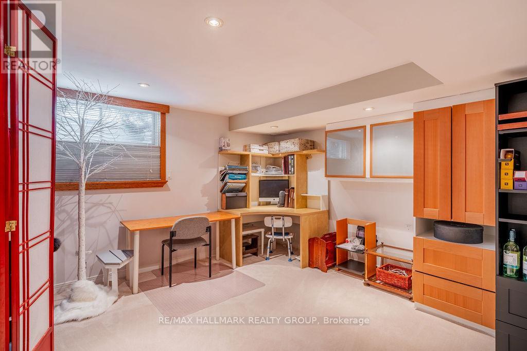 62 Wittingham Drive, Ottawa, Ontario  K2G 6H5 - Photo 39 - X12430116